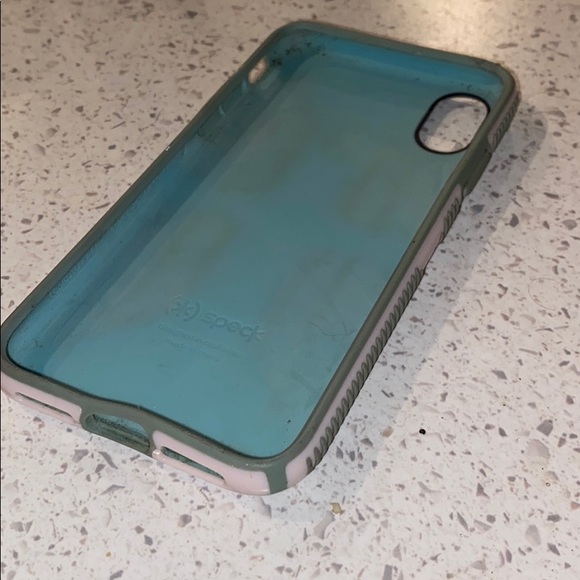 iPhone 10 speck case - Picture 2 of 2
